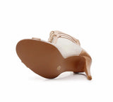 Tacones de baile de malla etéreos en color nude